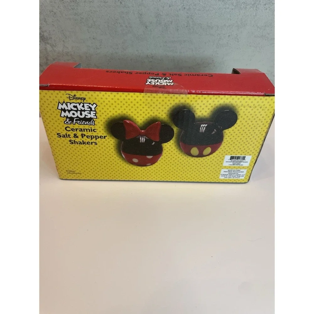 NEW Disney Mickey Mouse And Friends Ceramic Salt & Pepper Shakers Minnie Mouse